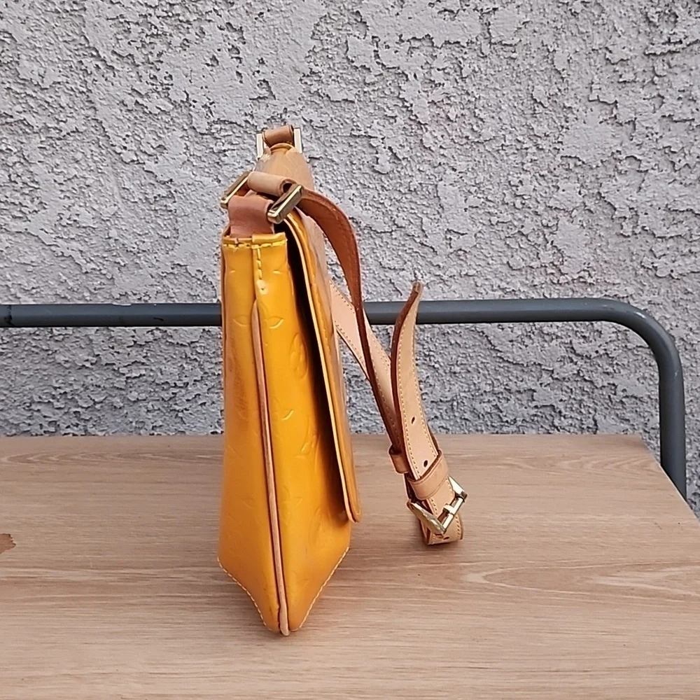 Louis Vuitton THOMPSON STREET VERNIS IN MANGO